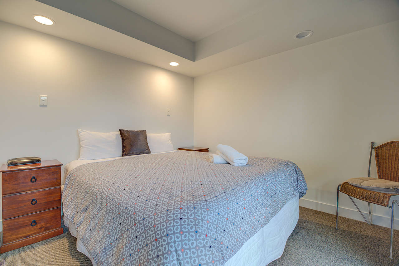 Image showcasing Two-Bedroom Apartment Lakefront - Lakefront Apartments