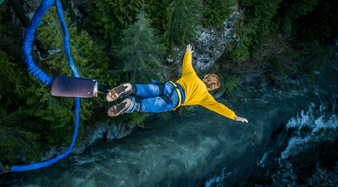 Dive into the Queenstown Adventure Scene: Thrills, Spills and Unforgettable Moments!